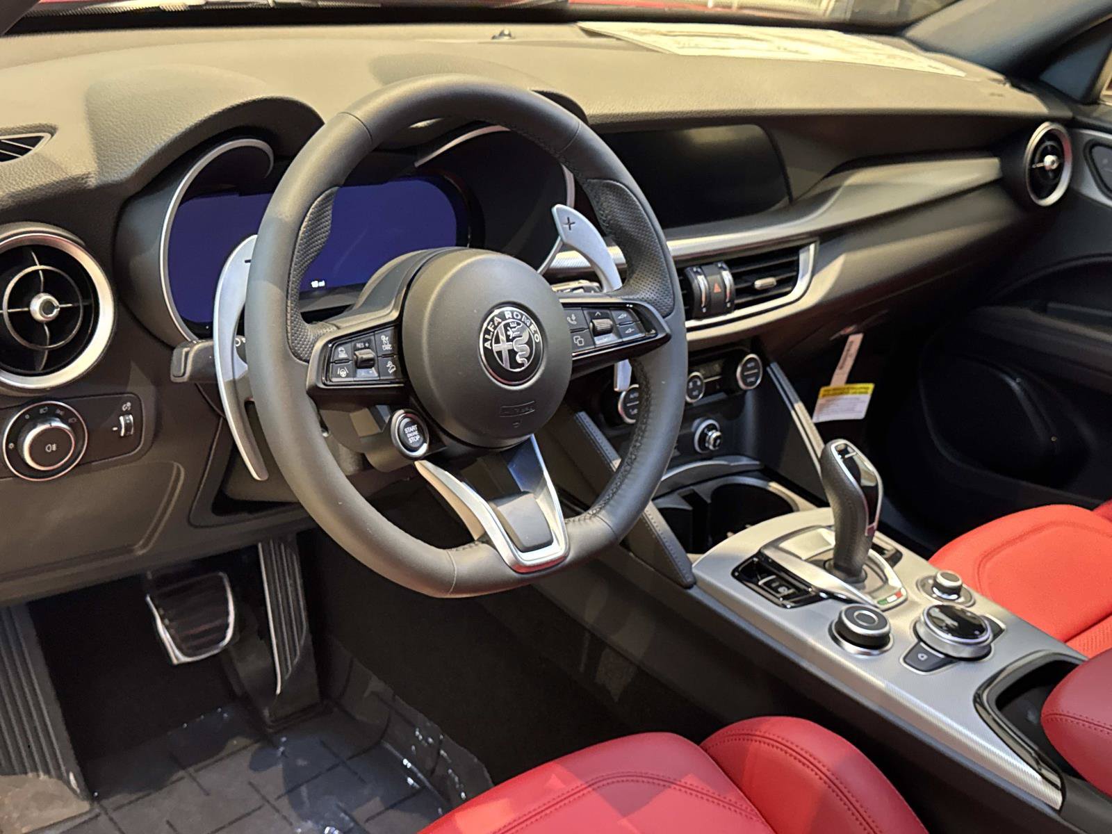 Used 2026 Alfa Romeo Stelvio Sprint w/ Convenience Package AWD/4WD image 8