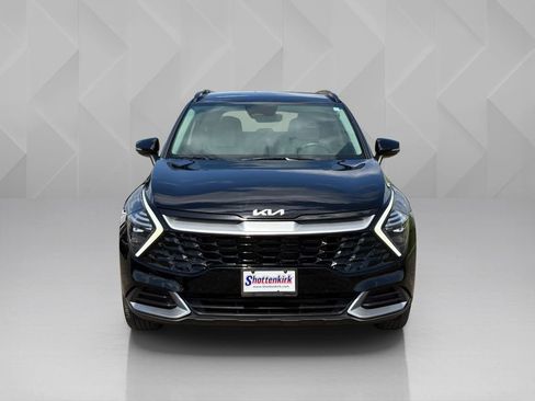 Used 2025 Kia Sportage EX w/ Premium Package image 2
