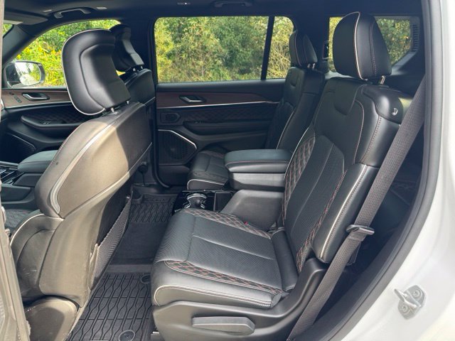 Used 2025 Jeep Grand Cherokee L Summit AWD/4WD image 14