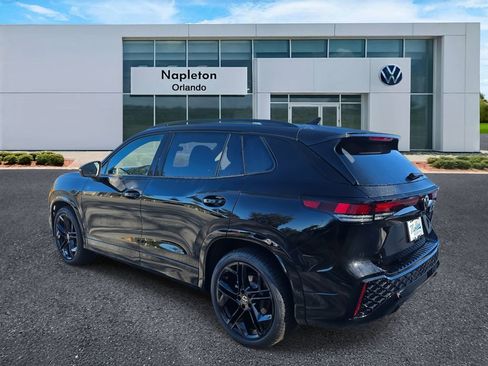 New 2026 Volkswagen Tiguan SE R-Line FWD image 4