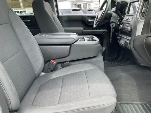 Used 2022 Chevrolet Silverado 2500 Custom w/ Custom Value Package AWD/4WD image 18