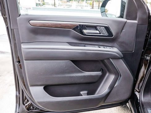 Used 2025 Chevrolet Tahoe Z71 AWD/4WD image 25