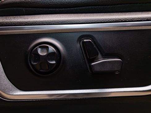 Used 2019 RAM 1500 Laramie w/ Sport Appearance Package image 28