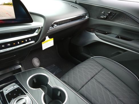 New 2026 Cadillac Lyriq V AWD/4WD image 20