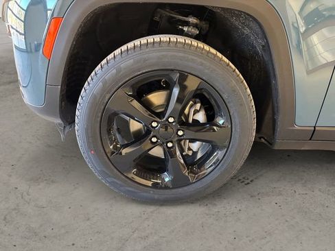 New 2026 Jeep Grand Cherokee Limited w/ Limited Altitude Package AWD/4WD image 15