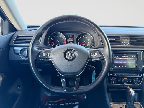 Used 2016 Volkswagen Passat 1.8T SE FWD image 28