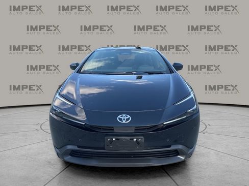 Used 2025 Toyota Prius LE image 8
