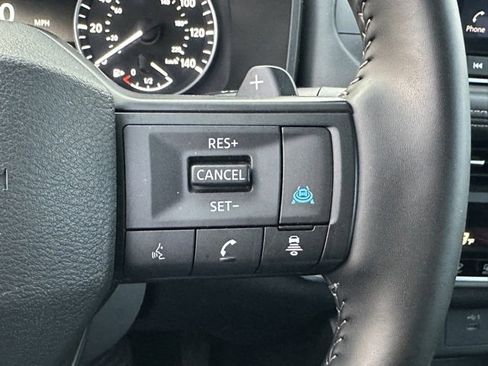 Certified 2025 Nissan Rogue SV image 39