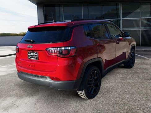 New 2026 Jeep Compass Latitude image 7