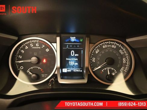 Used 2023 Toyota Tacoma SR5 AWD/4WD image 12