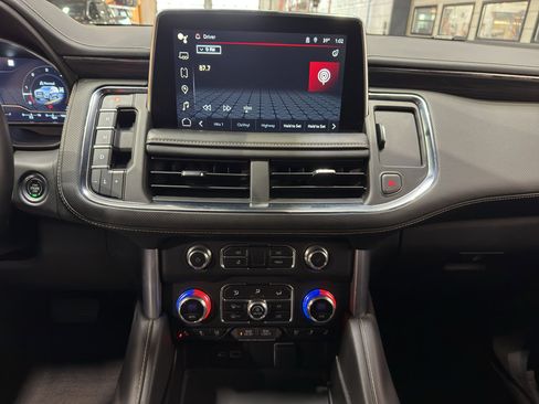 Used 2023 GMC Yukon SLT image 28