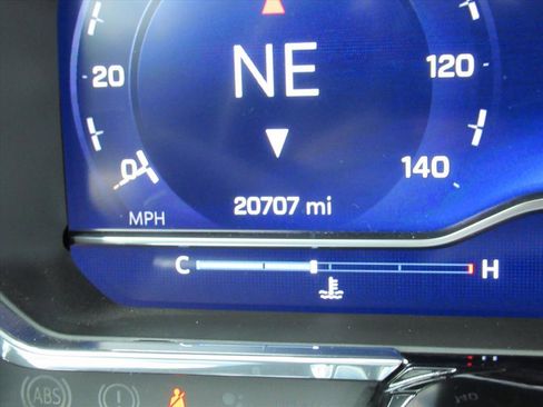 Used 2025 Chevrolet Silverado 2500 LTZ w/ LTZ Convenience Package image 37