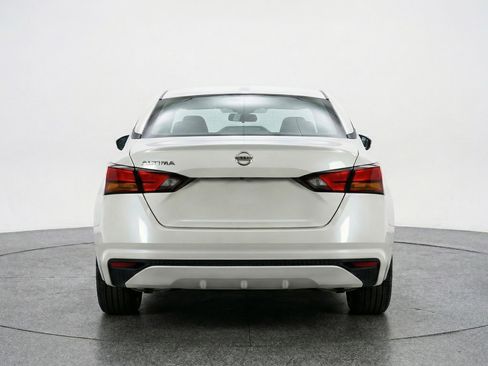 Used 2025 Nissan Altima 2.5 SV image 7