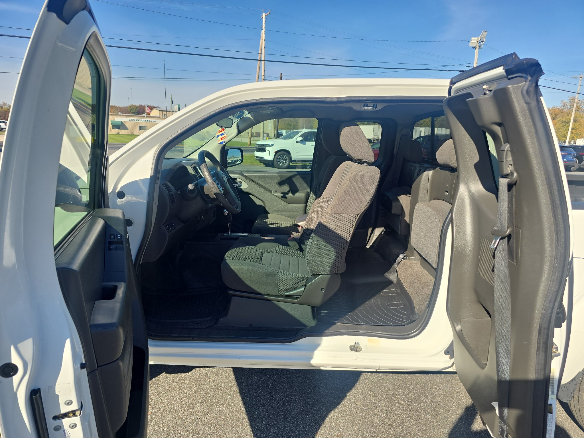 Used 2018 Nissan Frontier SV RWD image 12