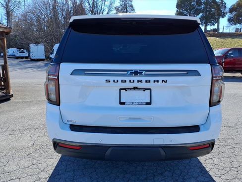 Used 2022 Chevrolet Suburban Z71 w/ Luxury Package image 6