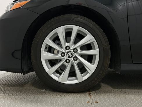 Used 2022 Toyota Camry LE AWD/4WD image 34