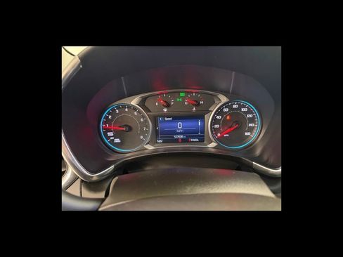 Used 2019 Chevrolet Equinox LT w/ Driver Convenience Package image 15