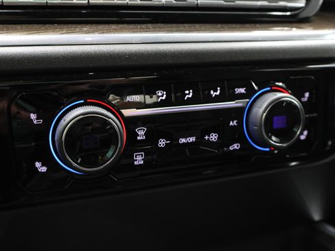 Used 2024 Chevrolet Silverado 3500 LT w/ Z71 Sport Edition image 49