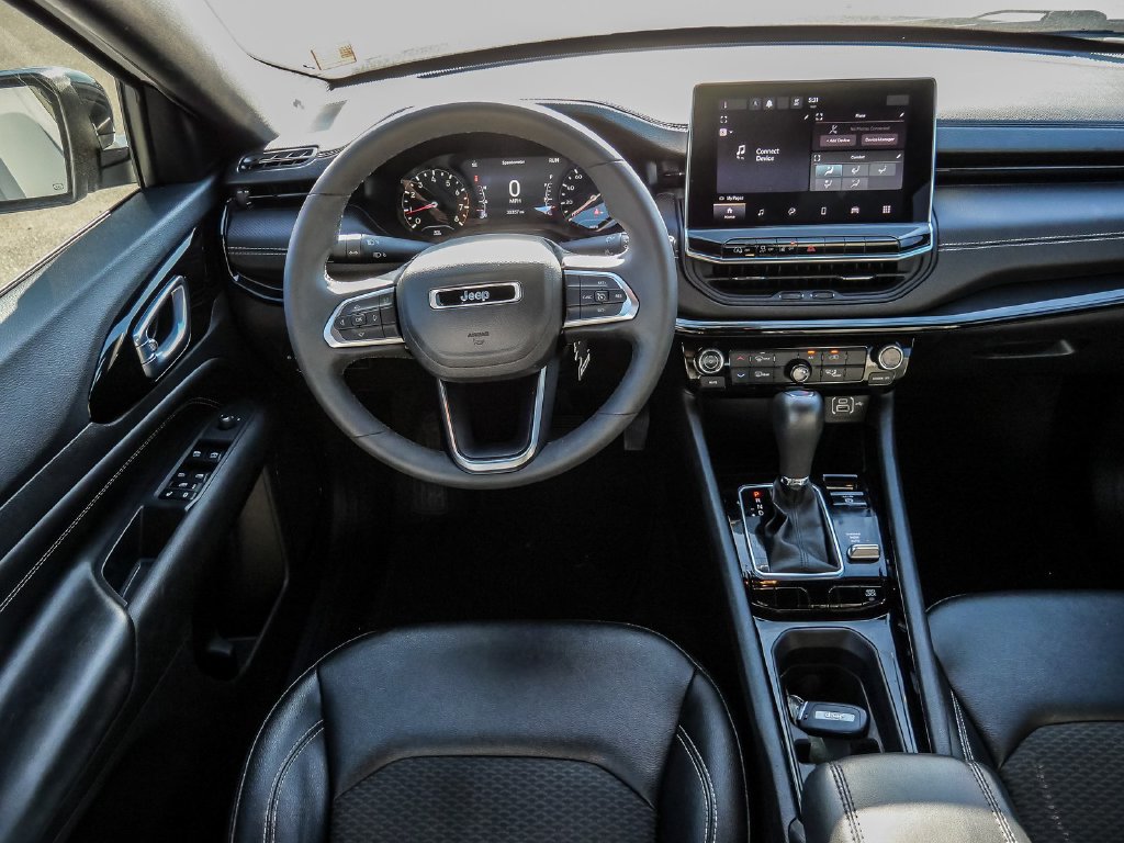 Used 2024 Jeep Compass Latitude w/ Convenience Group AWD/4WD image 24