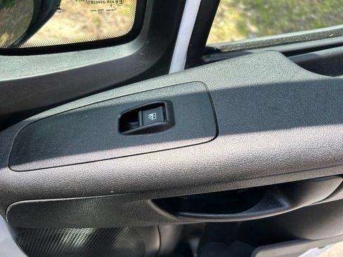 Used 2025 RAM ProMaster 2500 w/ Convenience Group FWD image 24