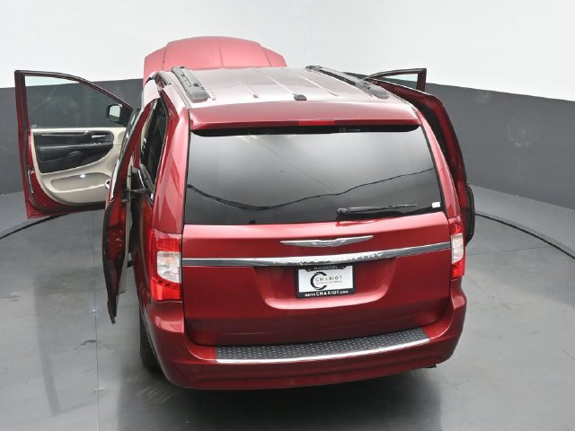 Used 2016 Chrysler Town & Country Touring w/ Driver Convenience Group FWD image 61