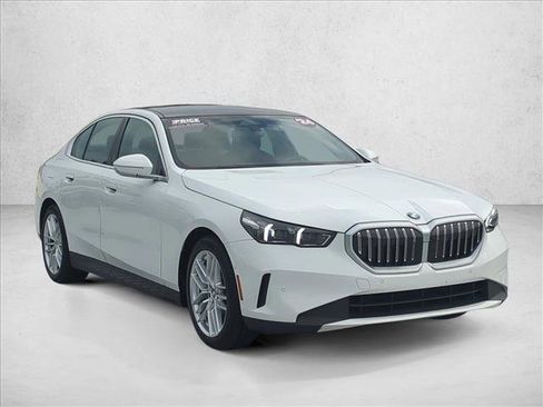 Certified 2024 BMW 530i xDrive w/ Premium Package image 7