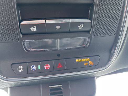 Certified 2025 GMC Acadia Denali w/ Super Cruise Package image 45