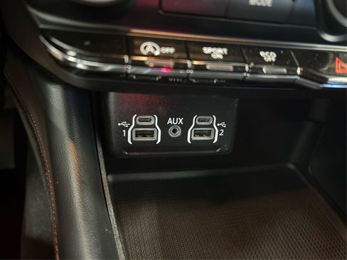 Used 2025 Dodge Durango GT AWD/4WD image 32