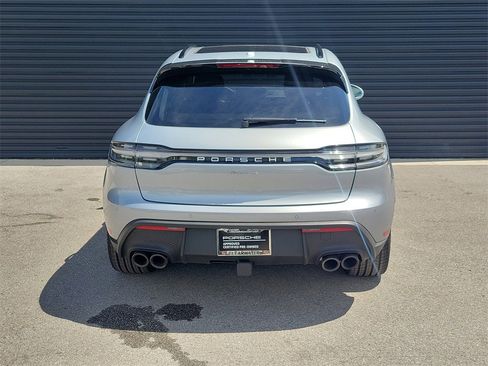 Used 2025 Porsche Macan image 6