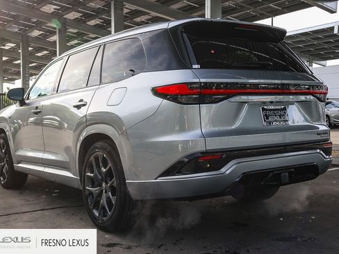 New 2026 Lexus TX 500h AWD image 4