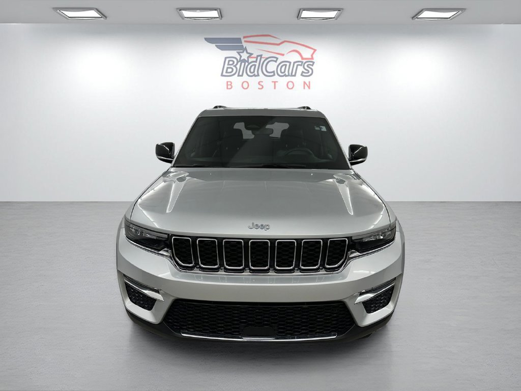 Used 2024 Jeep Grand Cherokee Limited 4xe w/ Trailer Tow Package AWD/4WD image 2