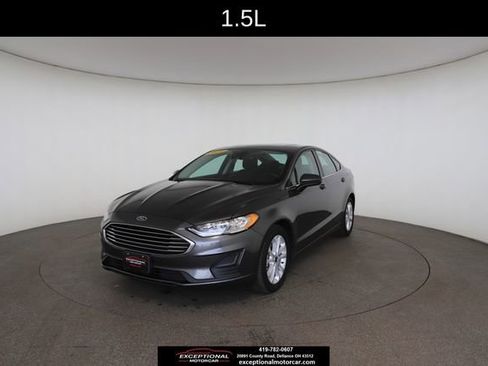 Used 2019 Ford Fusion SE image 2