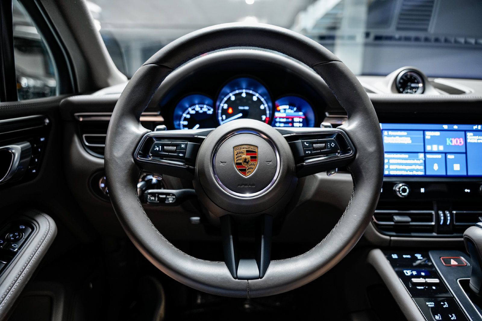 Used 2024 Porsche Macan S AWD/4WD image 10