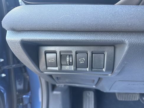 Used 2022 Subaru Outback Premium image 14