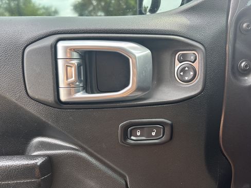 Used 2022 Jeep Gladiator Sport AWD/4WD image 31