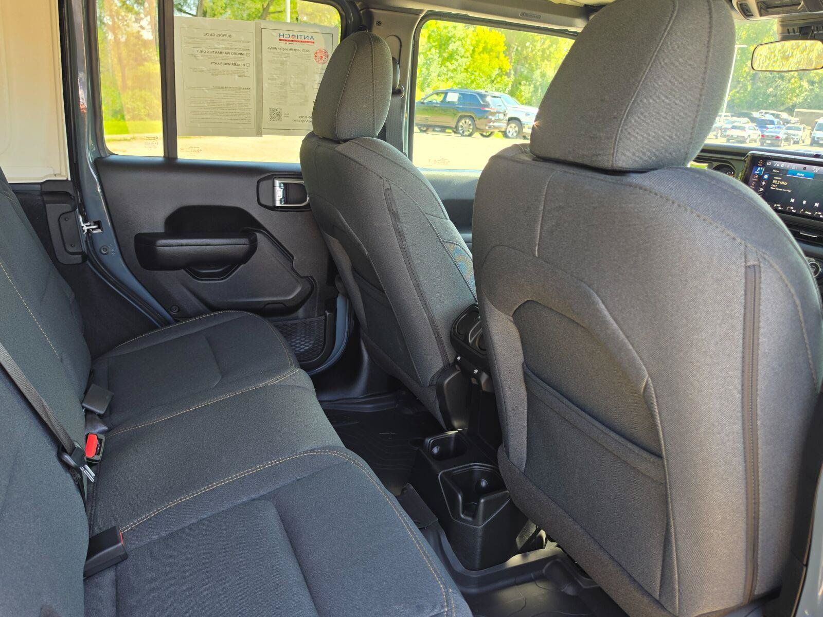 Used 2025 Jeep Wrangler Unlimited Sport AWD/4WD image 17