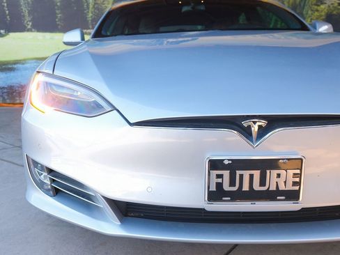 Used 2018 Tesla Model S 75D image 38