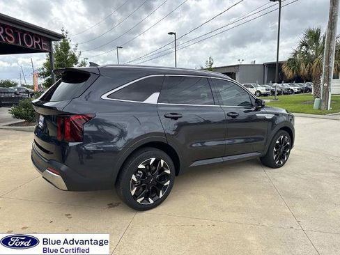 Used 2025 Kia Sorento EX w/ Panoramic Sunroof Package FWD image 11