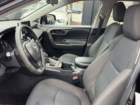 Used 2023 Toyota RAV4 LE AWD/4WD image 11