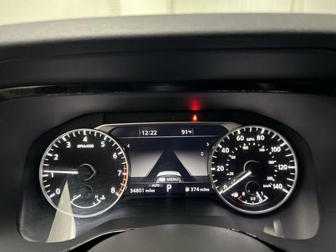 Used 2024 Nissan Pathfinder SL AWD/4WD image 12