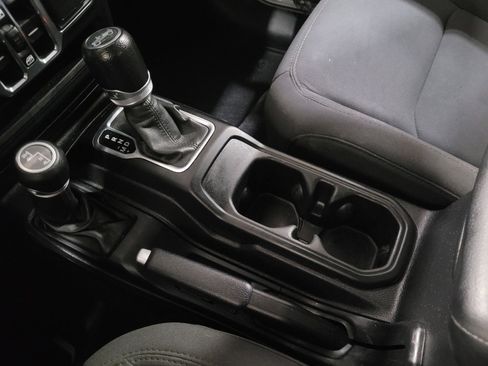 Used 2018 Jeep Wrangler Unlimited Sport S AWD/4WD image 26