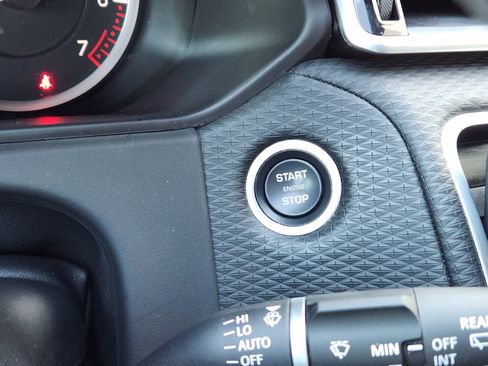 Certified 2023 Land Rover Range Rover Velar R-Dynamic S image 23