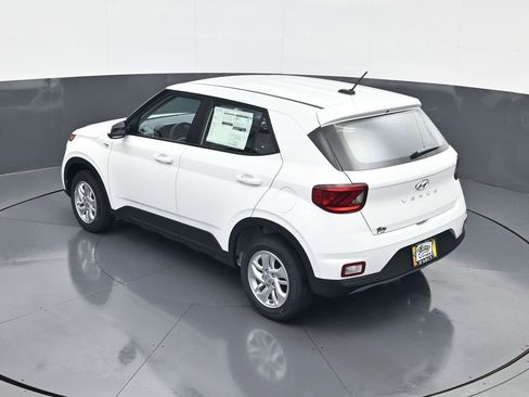 New 2026 Hyundai Venue SE FWD image 19