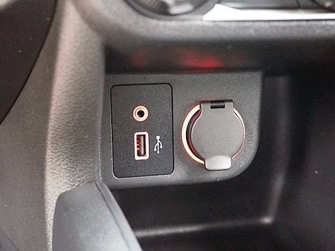 Used 2024 Nissan Kicks S image 28