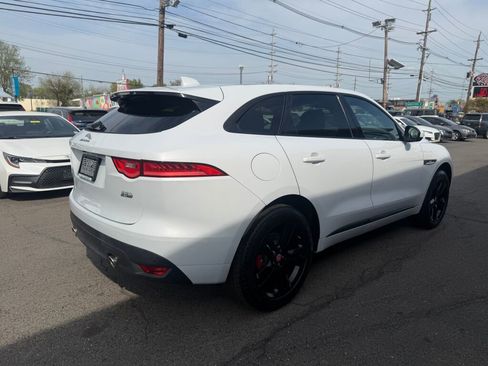 Used 2017 Jaguar F-PACE R-Sport image 7