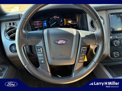 Used 2017 Ford Expedition XLT w/ Equipment Group 202A image 9
