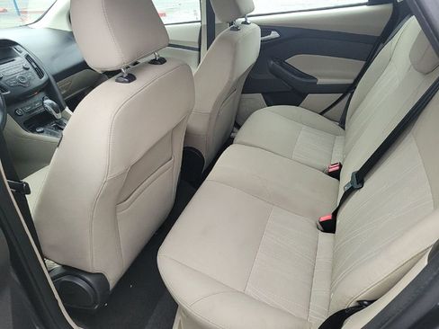 Used 2017 Ford Focus SE image 7