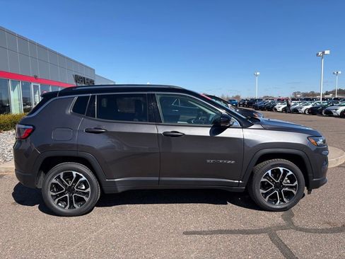 Certified 2022 Jeep Compass Limited AWD/4WD image 2