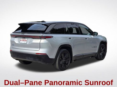 Used 2024 Jeep Wagoneer Launch Edition AWD/4WD image 17