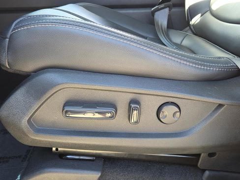 Used 2023 Honda Pilot EX-L image 11